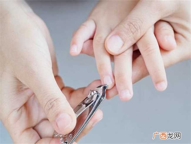 剪指甲的正确方法