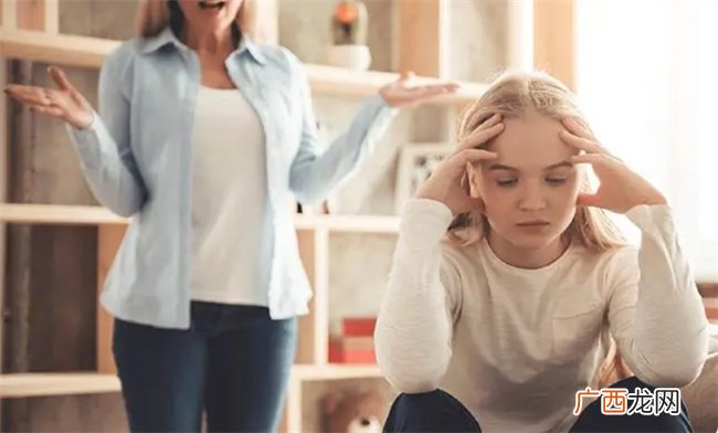 家长讲道理时 孩子不愿意听还感到厌烦 可能方式用错了