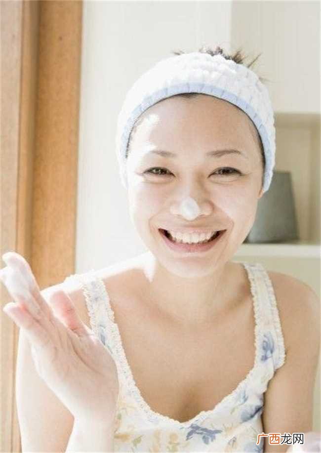 气垫BB霜的正确用法 气垫BB好用吗