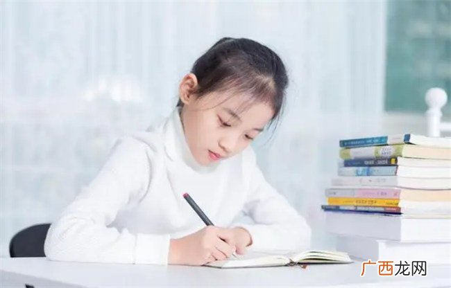 小学里“伪学霸”多 有这5个特征的孩子 是隐形学霸 真学霸