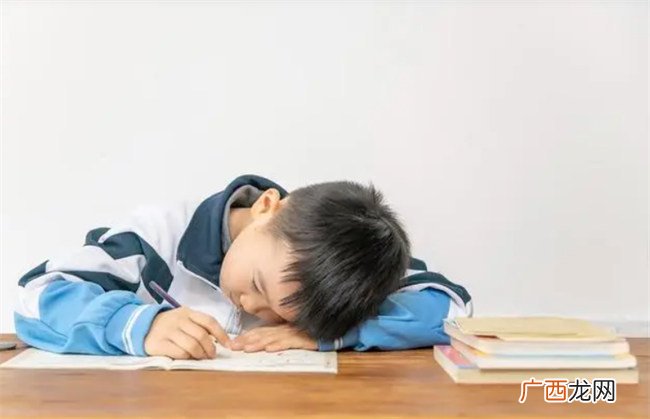小学里“伪学霸”多 有这5个特征的孩子 是隐形学霸 真学霸