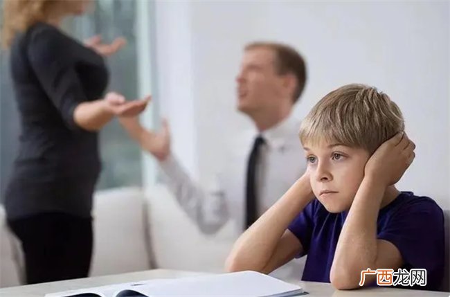 开学一个多月 儿童精神科爆满 为什么抑郁的孩子越来越多