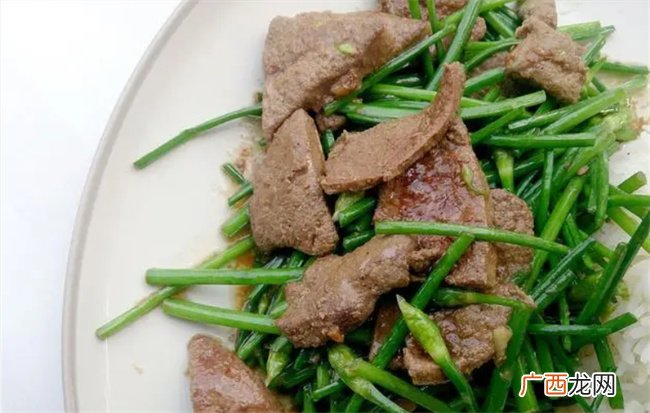 韭菜炒猪肝 一点腥味没有 一口下去滑嫩鲜香