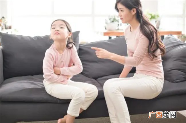 最伤孩子的2句话 希望每位家长都引以为戒 以后不要再说