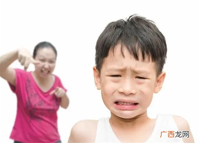 最高明的教育 是做会捧场的父母 10年后孩子变化会很惊人