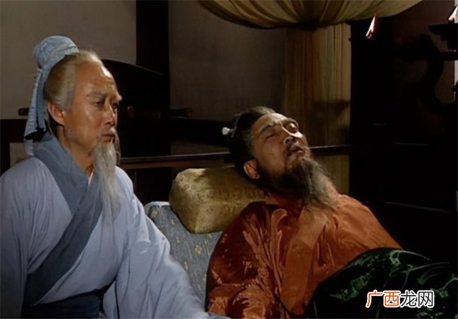 曹操为何执意杀华佗 12年后发现实在高明 曹操可能是对的
