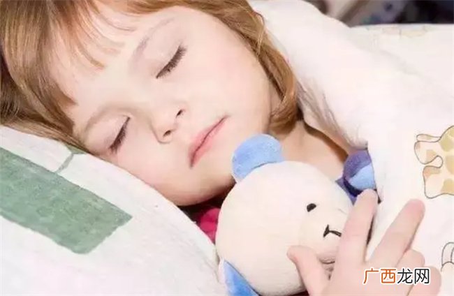 孩子上幼儿园不哭不闹 完全没有分离焦虑 这正常吗