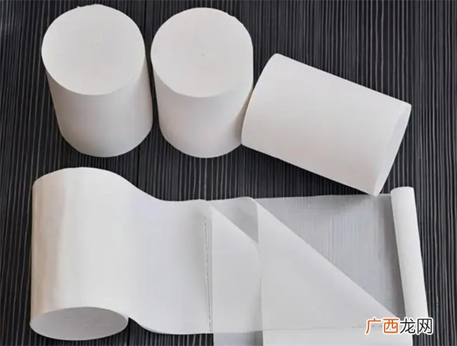 白卫生纸和黄卫生纸到底哪个好 多亏超市员工提醒 别买错