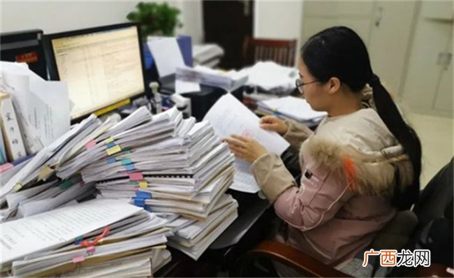 员工要证明加班面临困难 专家建议完善工时管理制度遏制隐性加班 要如何做呢