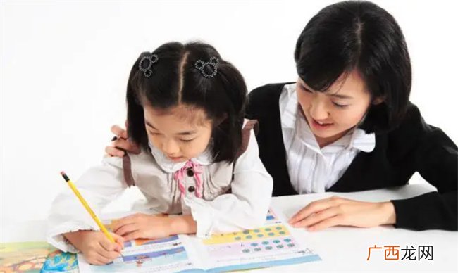 孩子有嫉妒心不要一棍打死引导好了可激励孩子的进取心