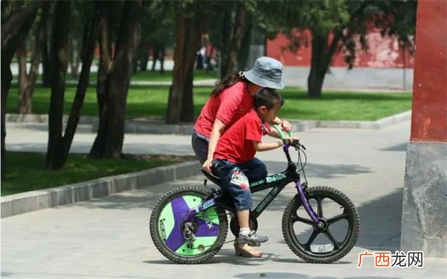 如何抚养孩子 爱 是最好的教育
