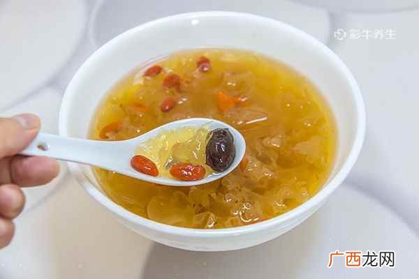 银耳红枣枸杞汤的功效与作用