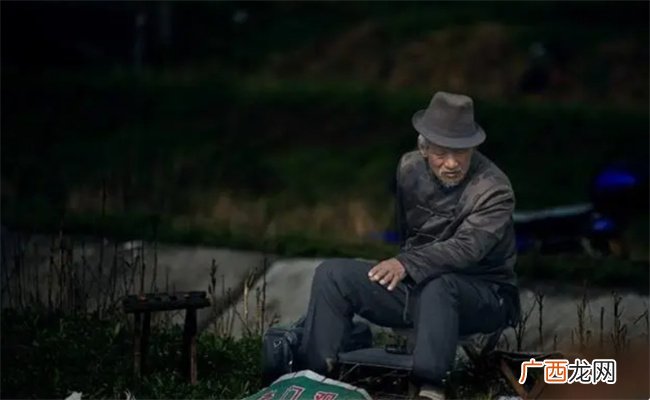 八字中无论贫穷高寿与富贵高寿的命造都有哪些特点