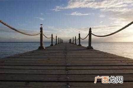 诺基亚作为一家历史悠久、技术领先的手机生产厂商，在过去的二十多年里，推出了许多经典手机，如今我们不妨来回忆一下最早的诺基亚手机所有型号图片。