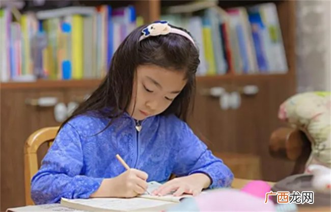 3年级小学生每天熬夜写作业 妈妈好焦虑 怎么办