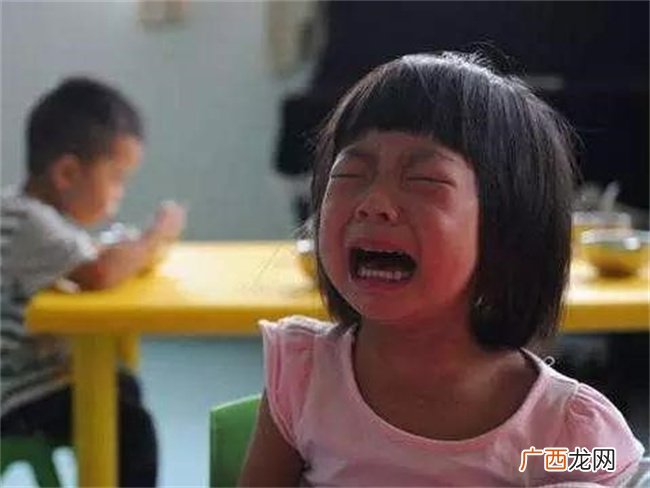 孩子打架 大人要不要帮忙 你觉得怎么处理比较妥当