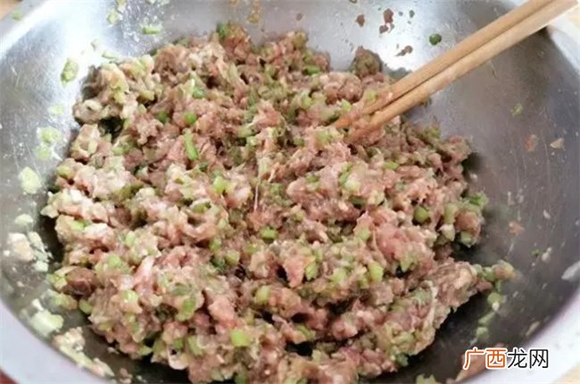 分享5种最适合秋天的饺子馅做法 有荤有素 鲜嫩营养多汁