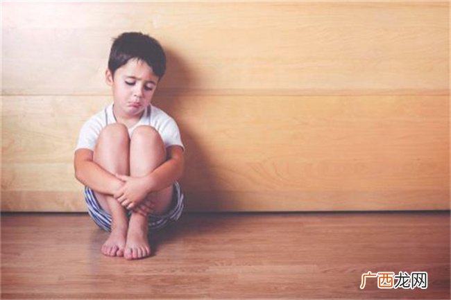 如何培养内心有力量的孩子 妈妈只要说：“你自己决定”