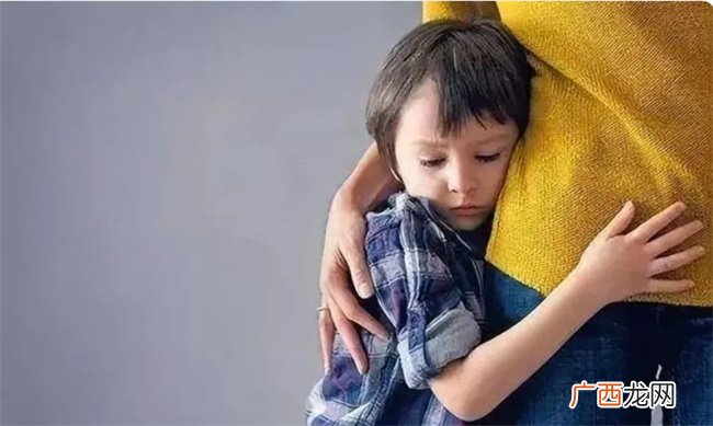 家有慢热又害羞的小孩 这几句话你一定要记住