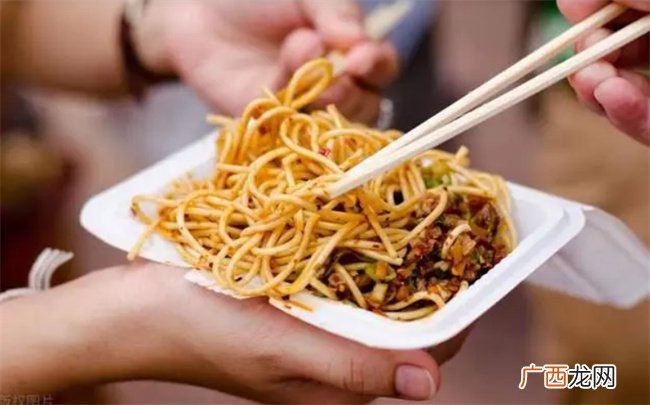 家常炒面怎么做才好吃 教你几招轻松秒杀路边摊
