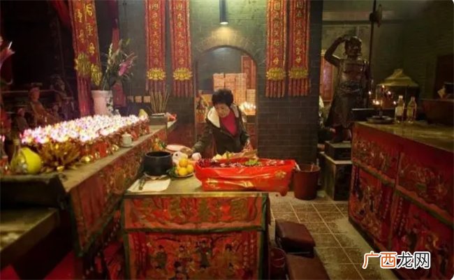 四柱命理中太岁与行运对命主一生的吉凶有哪些影响