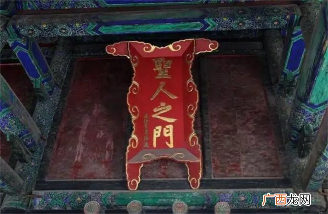四柱命理学中如何推断流年对命主格局吉凶的影响