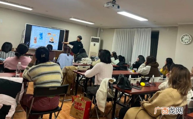 为何这届打工人流行上夜校