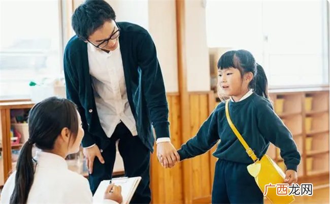 家长和教师意见相左 应对不当面临信任危机 3种方法春风化雨