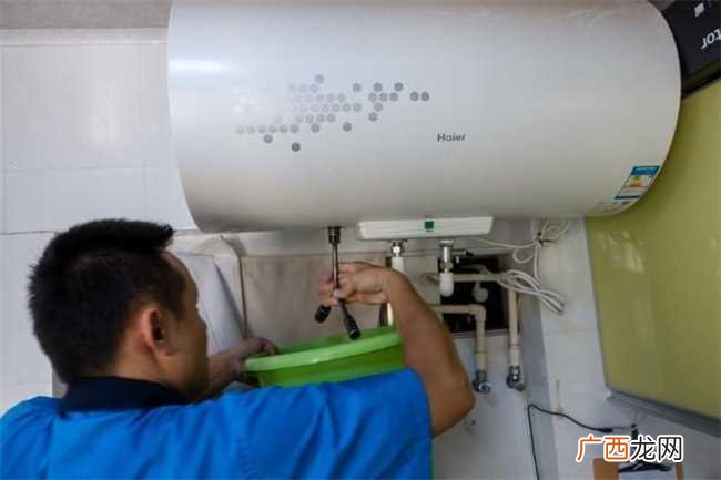 定期清洗热水器内胆很有必要 电热水器应该如何保养