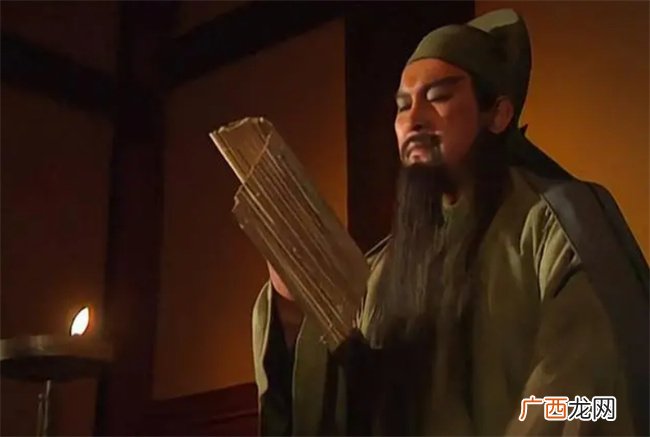 曹操杀吕布后把貂蝉送给关羽 貂蝉与关羽同处一晚后自尽
