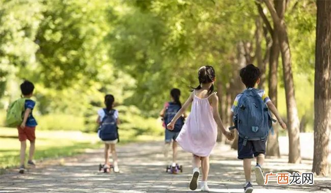 双减路上别迷失方向4个因素家长要关注 孩子才能脱颖而出