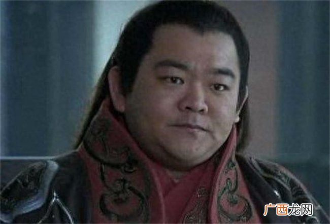 诸葛亮武乡侯就是个乡侯 级别不如魏延 也比不上姜维和王平