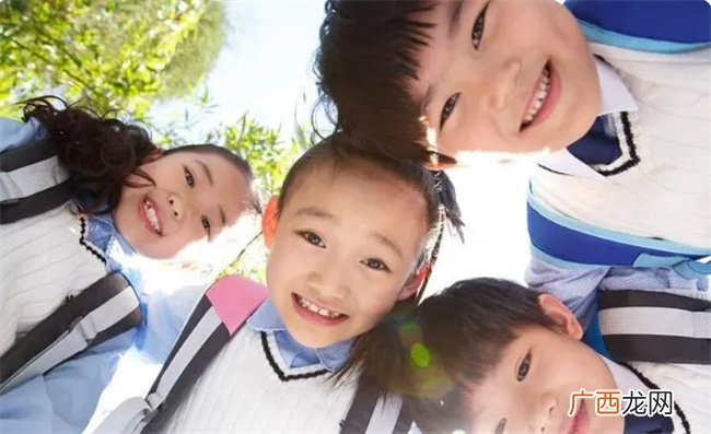 10岁孩子爱写诗词 家长做对3个动作 孩子有望成为诗词小达人