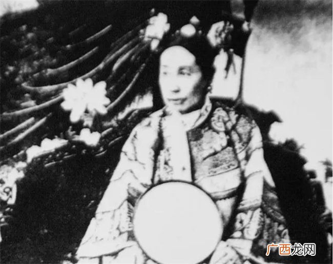 清朝亡了该怪谁 众人都说怪慈禧 溥仪却说出另一个人名字