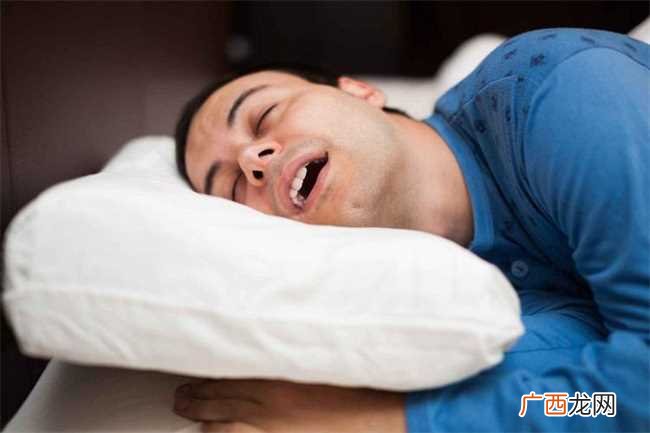 儿童睡觉时出现打呼噜怎么办 睡觉打呼噜怎么解决