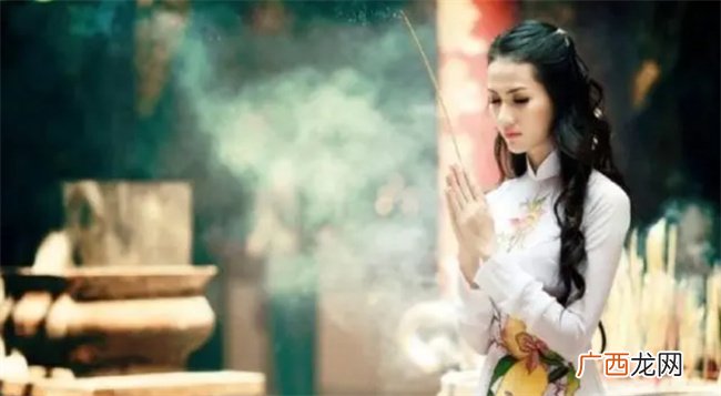命理学中金水伤官喜见官对命主的影响都有哪些