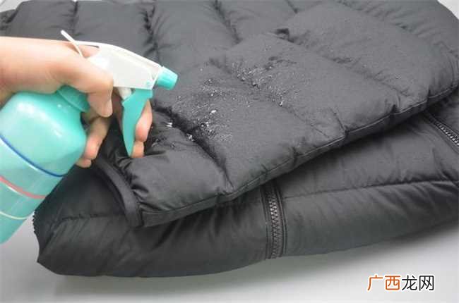 快速清洁羽绒服的方法有哪些