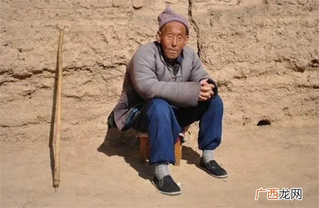 八字中富贵兼备与一生孤独的命造在推断上有哪些技巧