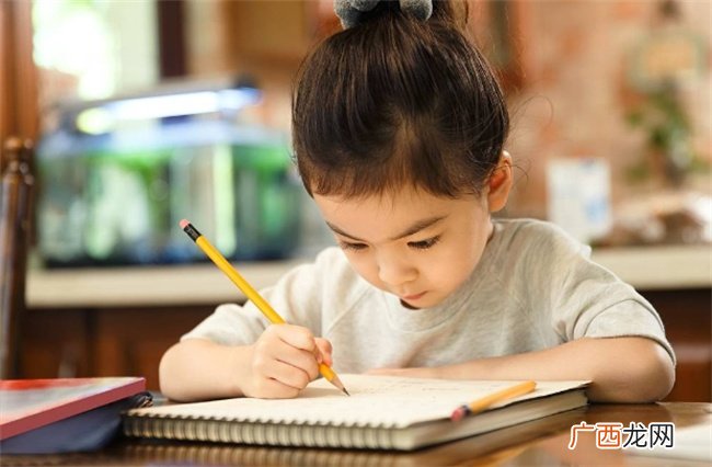 孩子写字丑不敢见人 和这5种原因有关 3种办法教孩子把字写好