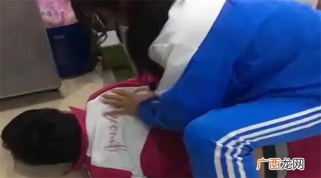 ?女儿总打弟弟怎么教育 姐弟打架家长怎么引导