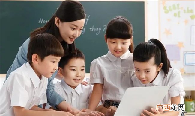 为什么娃在小学是“学霸” 初中却成“学渣” 8招避免这种现象