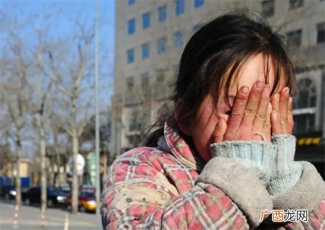 四柱命理学中奔波流浪一生困苦的格局该如何分析