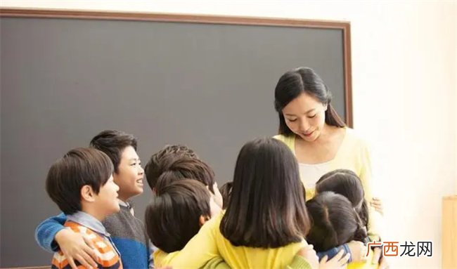 满足孩子“好为人师”的小心思 吊起学习胃口 孩子将变得更好学