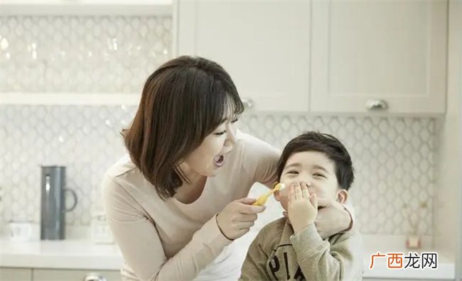 孩子生活自理能力弱 从读懂孩子心理语言入手 从容应对养育难题