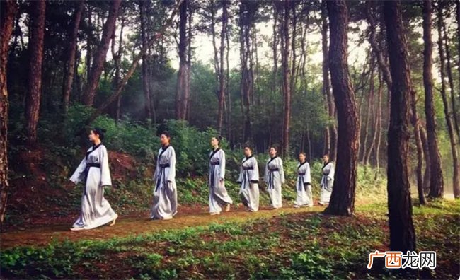命理学中迂腐之人与狡诈之人的命理格局都有哪些特点