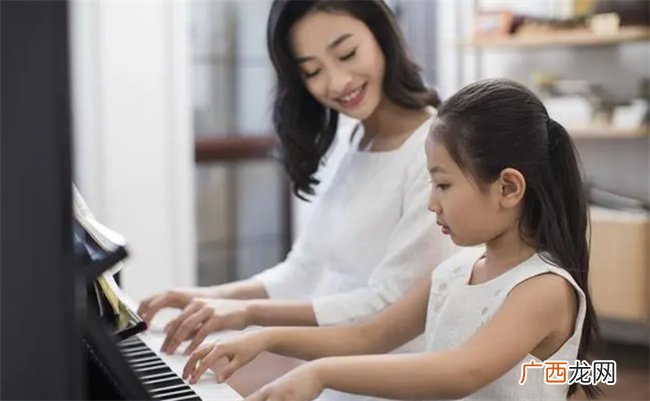 不砸钱也能富养孩子 富养孩子有四种类型层面 你处在哪种层面