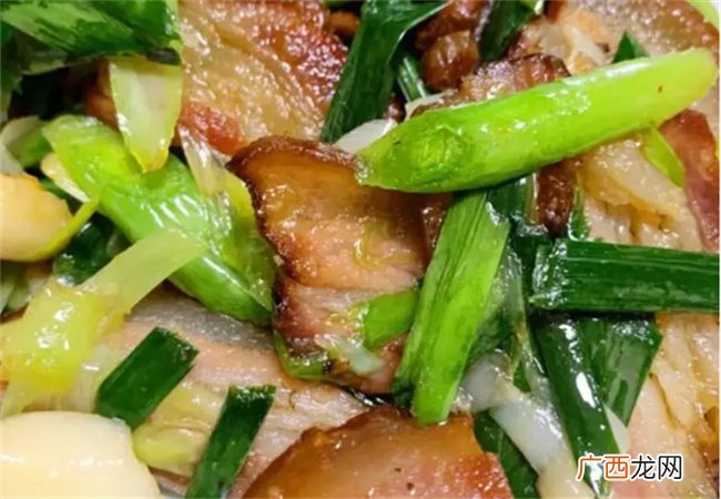 分享一道简单却无比美味的下饭菜 咸香可口 色香味俱佳
