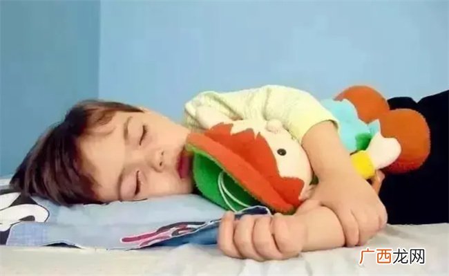 孩子依恋安抚物 需要戒掉吗 这样做让孩子更有安全感