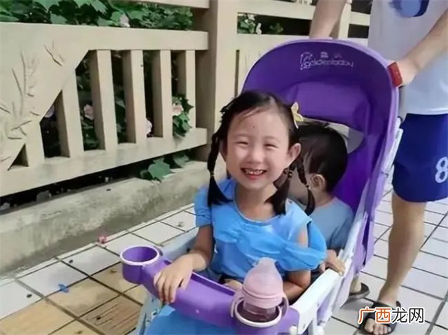 上海4岁女童海滩走失:黄元芯 快回来 请原谅爸爸这一次吧