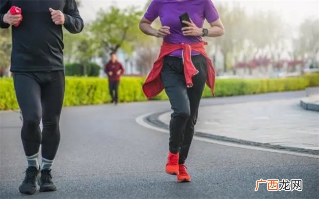 傅首尔和老公要离婚 任何性别全职 都不该只是在家带孩子